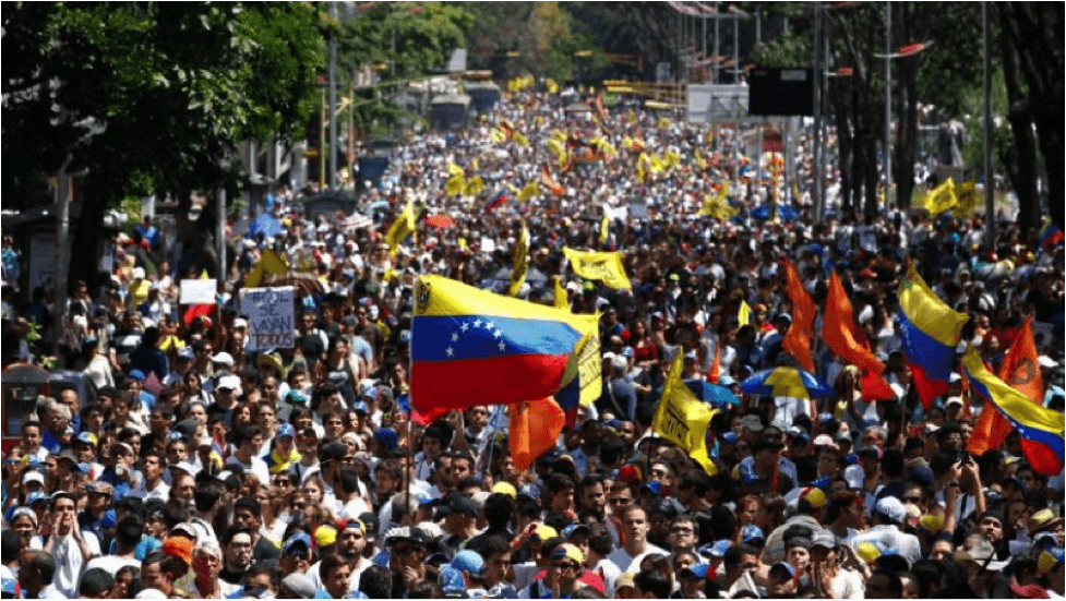 Thousands of people gathered in central Caracas to protest against the government of Nicolas Maduro. Source: yalibnan.com